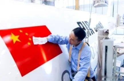 “芯片不如美国，机床不如日本，汽车不如德国，电视不如韩国，飞机不如法国，奢侈品不