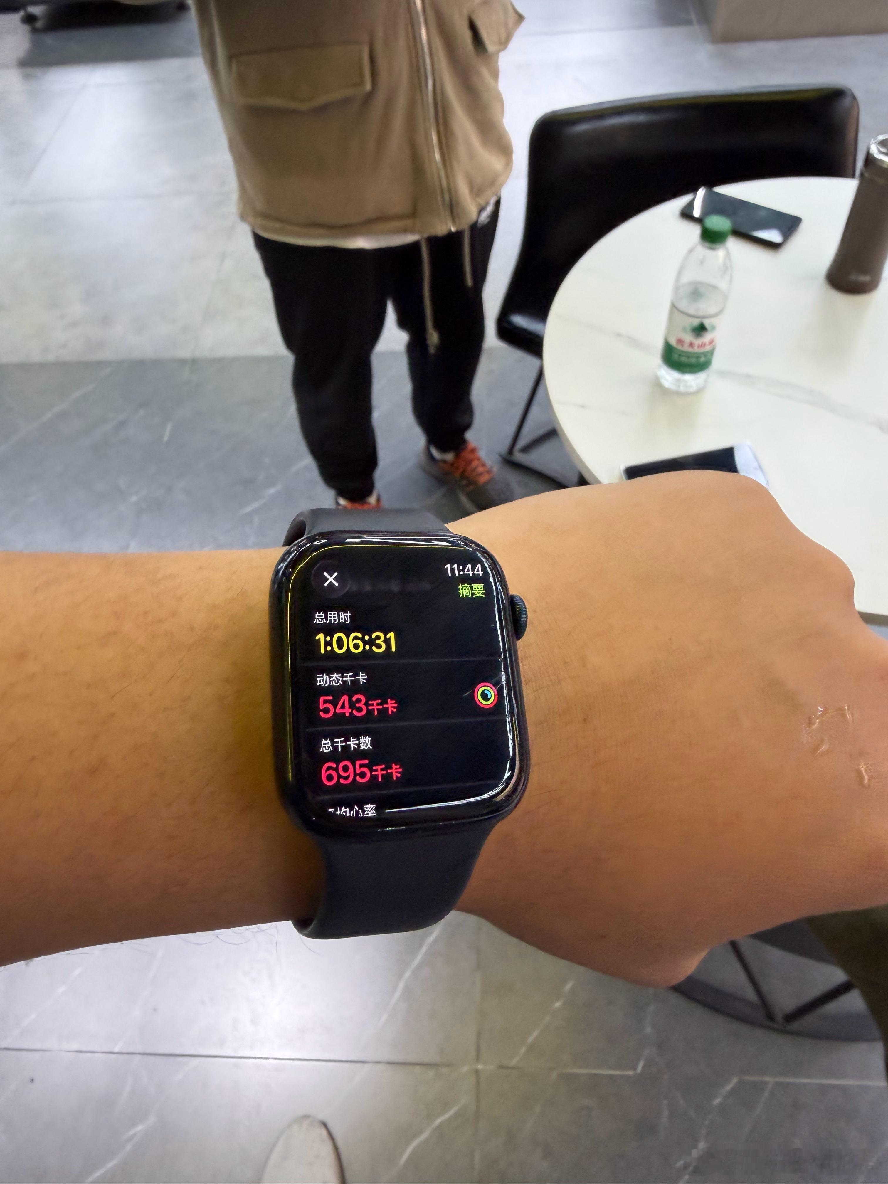 今天练完了，刚贴的手表膜被器械磕坏了反过来想如果没带表，破皮的就是我人果然还是要