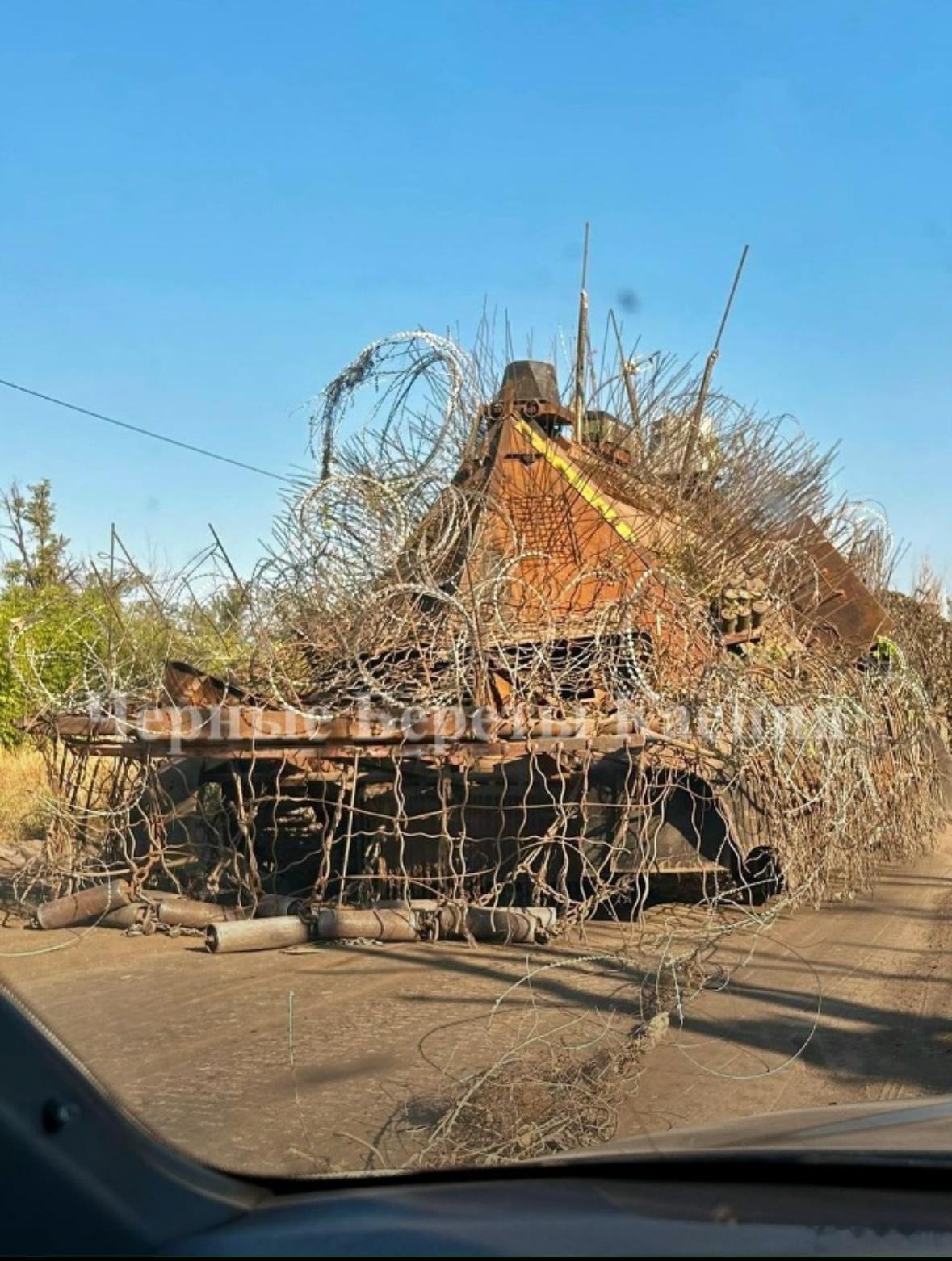 朋克风也刮到了坦克和装甲车上。 ​​​