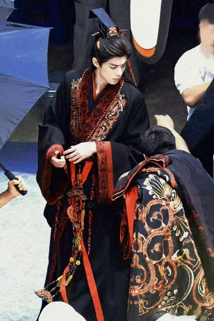 王鹤棣孟子义姓氏笔画排序哎哟，放假去做护理去了，美美等我棣ELLE二登～～将门独