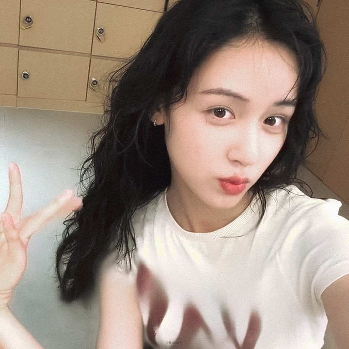 *卷毛女孩周益如