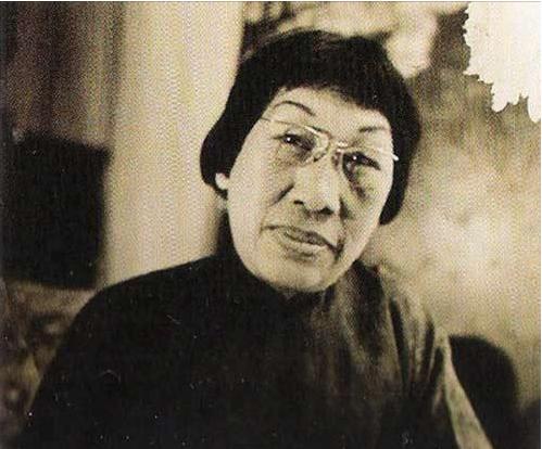 1908年，13岁的潘玉良被舅舅卖到青楼。老板嫌弃她太丑“狮鼻、口阔、厚嘴唇，再