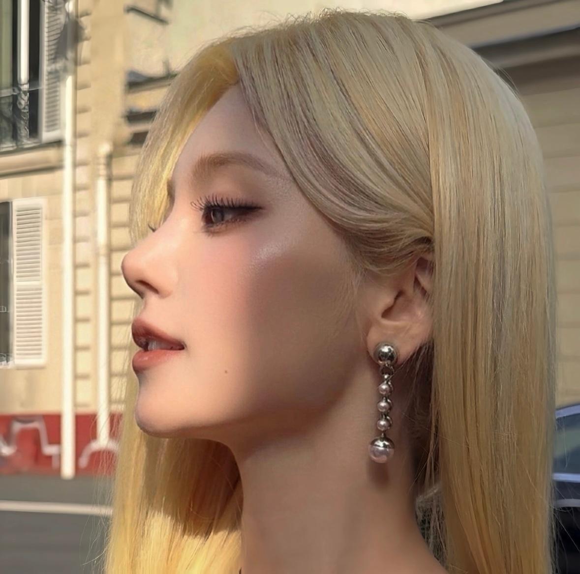 黄礼志侧脸的光影 这完全就是艺术品…. 