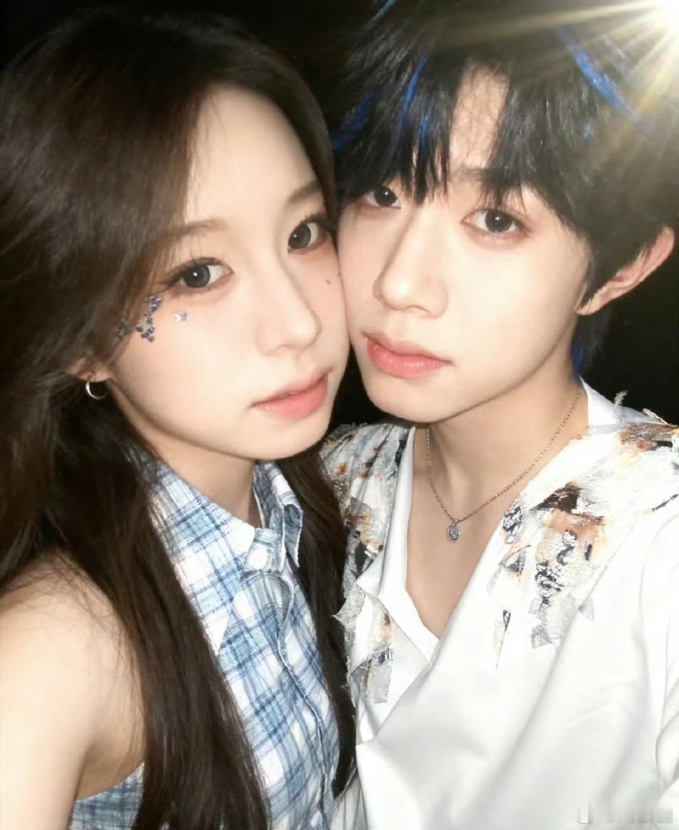 陈奕恒 私联青春期第一次拙劣的告白被拒绝在酸涩的霉雨季💜💜💜 