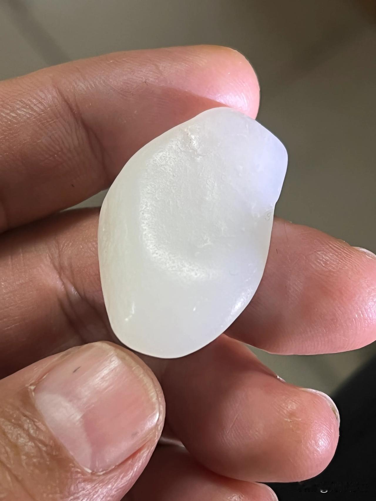 且末冰糖白山流水。脂粉杠杠的。料子完整度不错。可以直接佩戴。可以上工雕刻