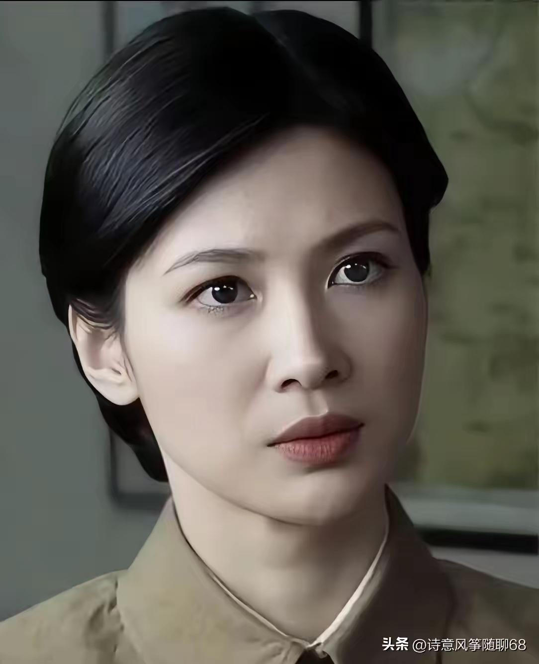 她柔美温婉动人，五官标致有点像似边潇潇一样花容月貌的，着实比孙俪，马伊琍，蒋欣还