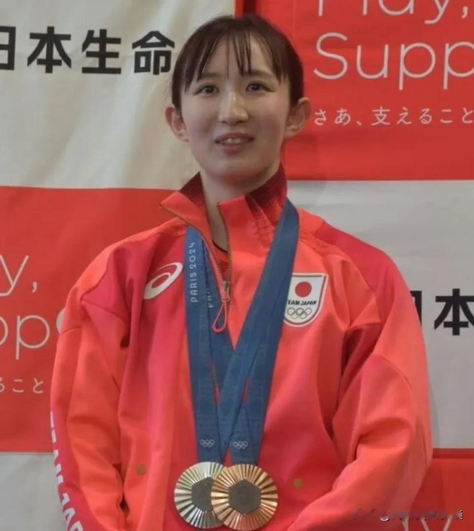 女团四分之一决赛，日本乒乓球队战术部署令人大跌眼镜，五大意外揭晓：
1、首战即亮