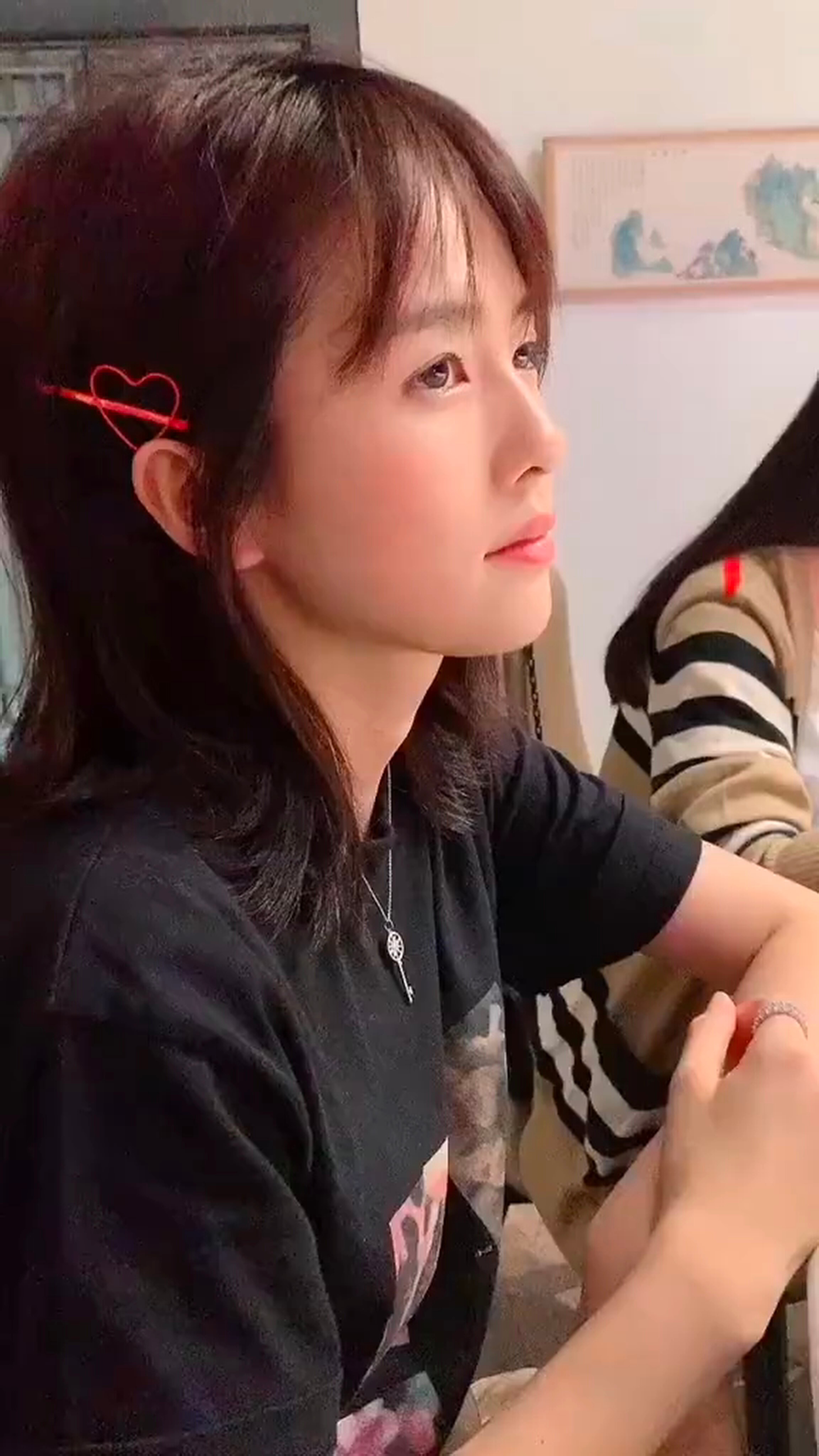 来点你们没见过的晚安~白鹿王韵娜