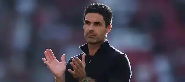 阿森纳2025年夏窗2.5亿英镑的转会操作，现在看来感觉钱没花在刀刃上。真正打出