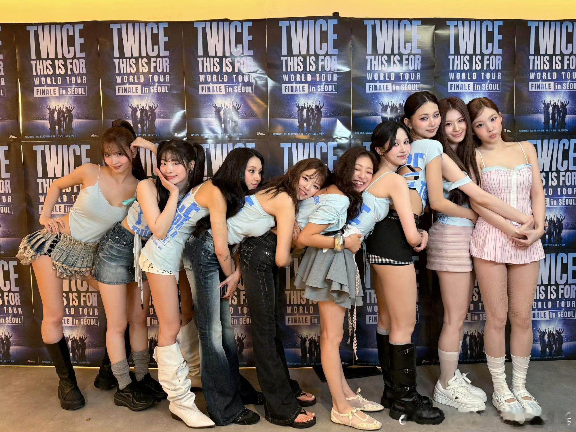 目前被曝不和JYP续约的TWICE成员不管如何永远支持这九个女孩 