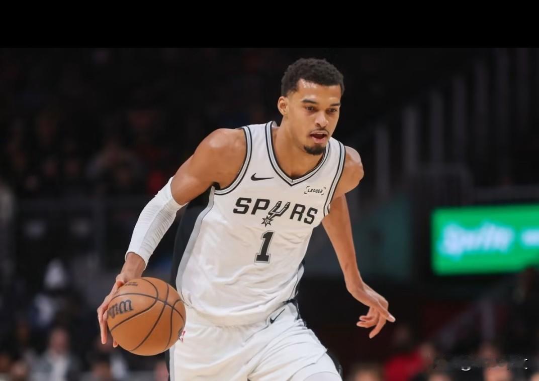 文班亚马替补稳了，事实证明只有文班下替补，才是最强的马刺！
文班亚麻替补期间场均