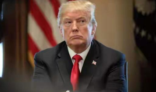 特朗普首次出来表态，仅仅回应了一句话！特朗普公开表示，对于中国军演，他本人并不担