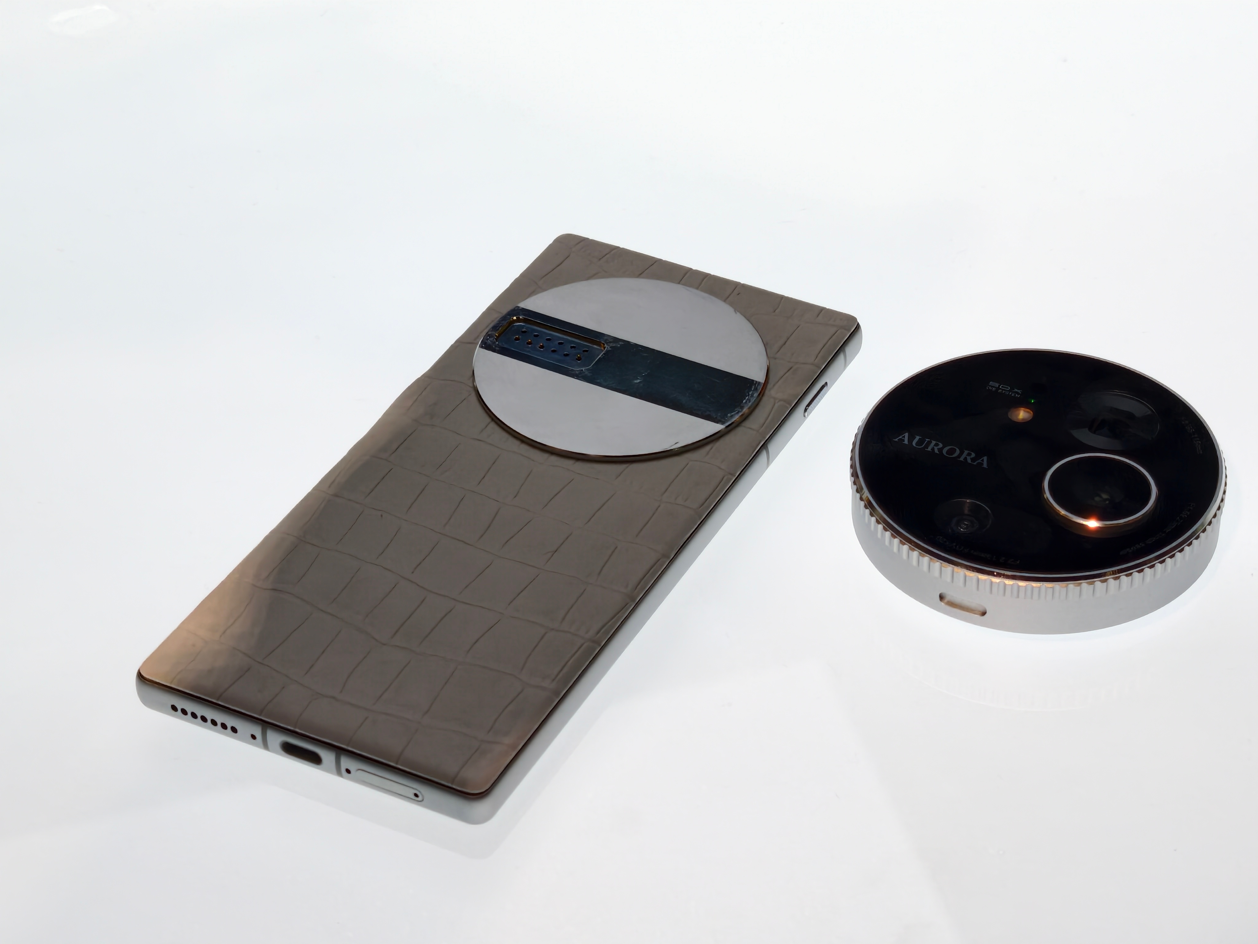 有句话咋说呢百闻不如一见，春晚上瞅、飞机场上看，网上刷，追觅AURORA手机我也