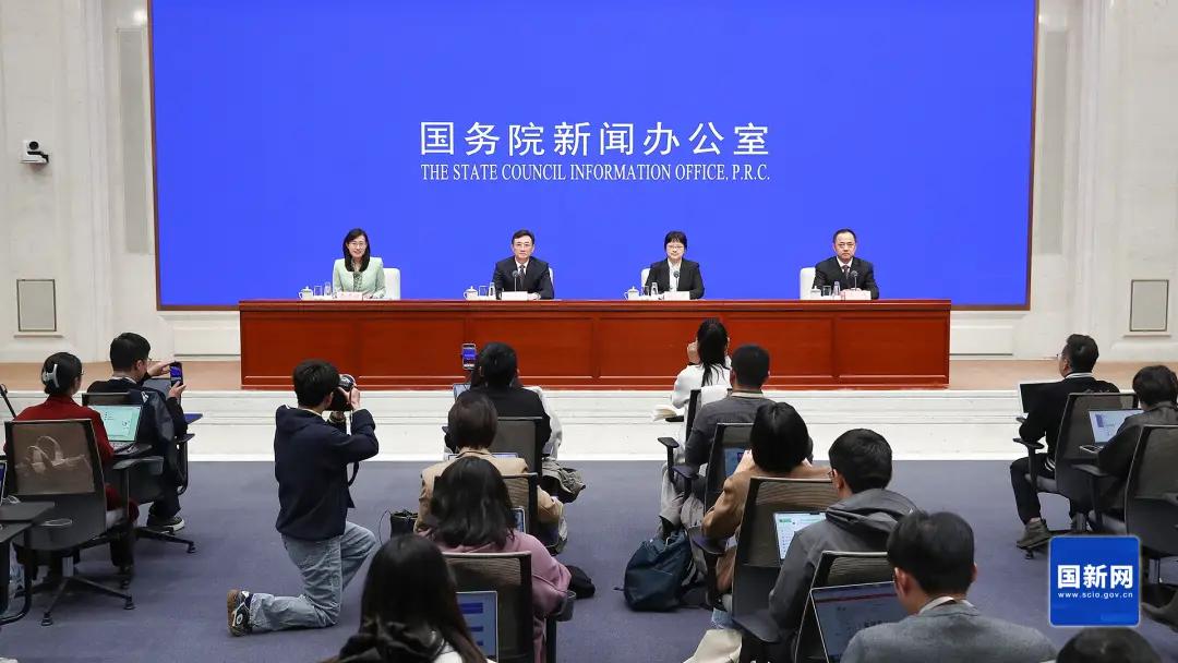 速成车这事儿，查出了一定的结果了。
今天，国新办发布会上，工信部说了一句挺难得的