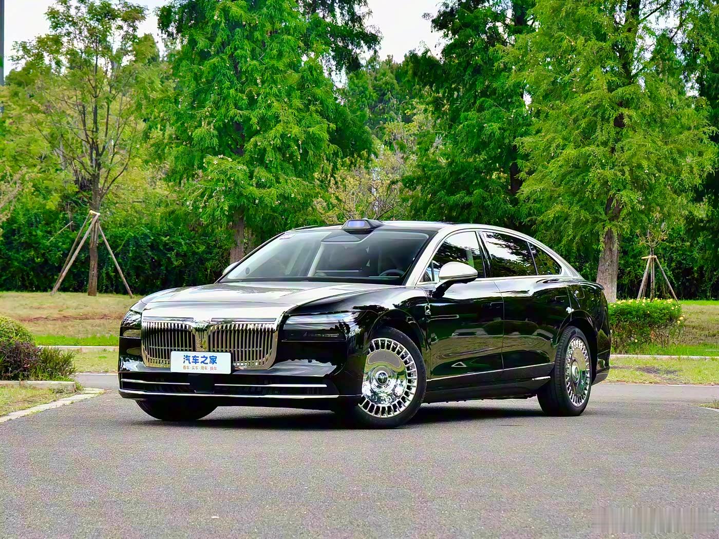 新追光L也不知道啥时候上市。现在泰山是确定18号在深圳上市，这下从亮相到静态到动