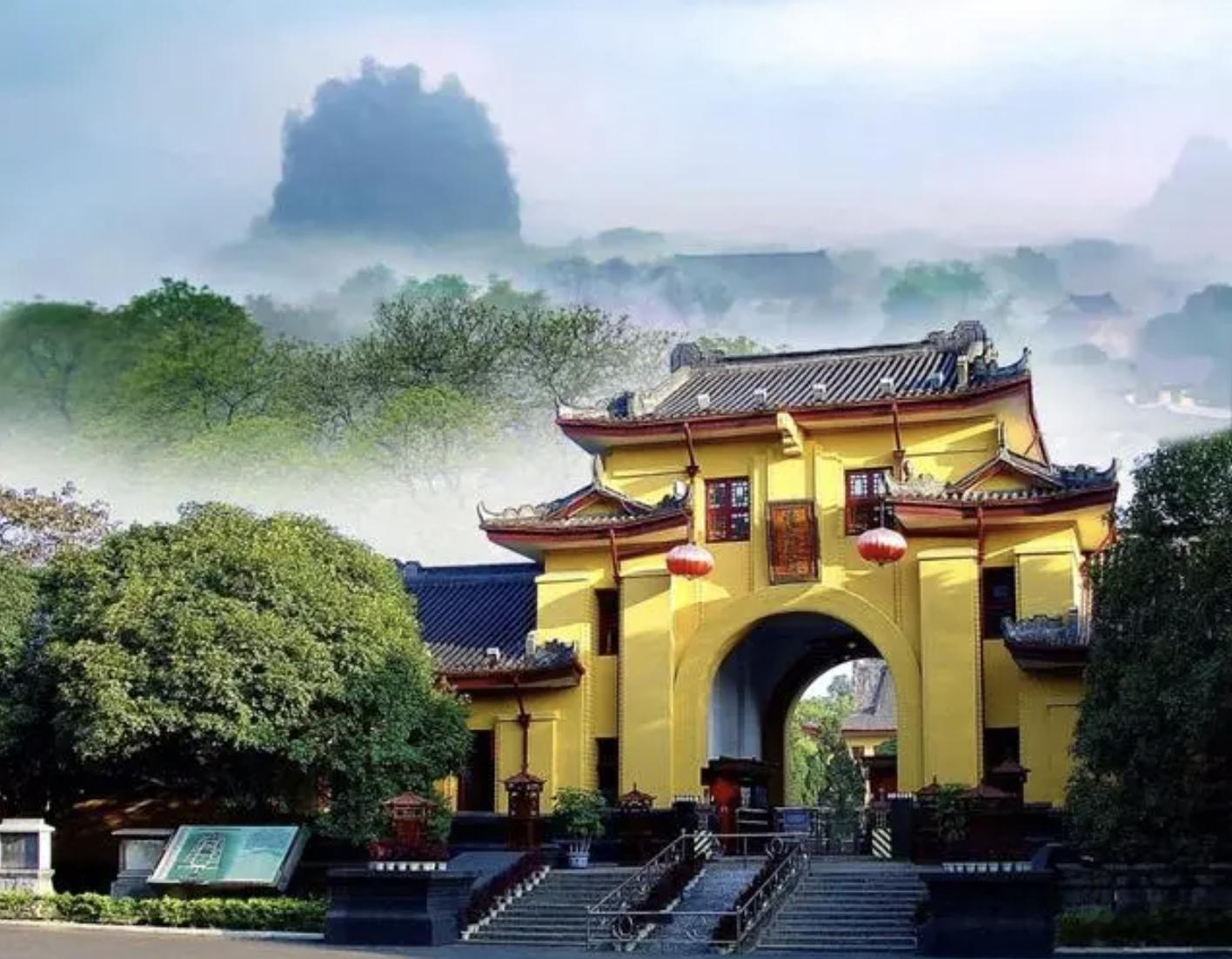 清代诗人袁枚给桂林的独秀峰写了一首诗，名字就叫《独秀峰》。来龙去脉绝无有，突然一