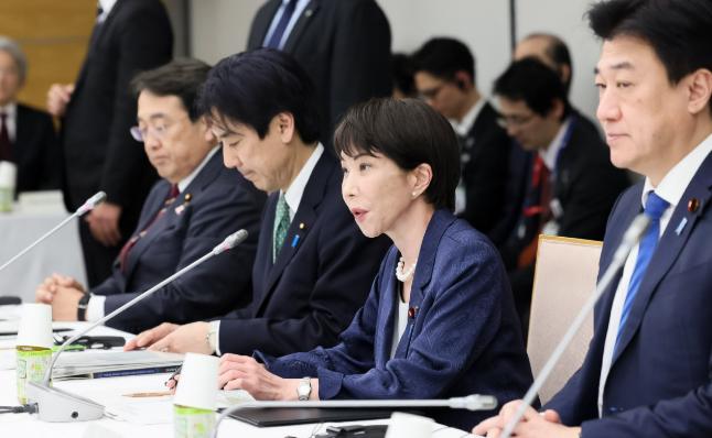 日本主动喊话中国
 
近日，日本首相高市早苗透露，计划在5月上旬对外进行一次小型