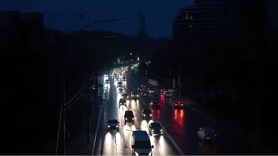 致命打击！俄军精准瘫痪乌能源，基辅成冰窖，乌军后勤全断士气归零

俄罗斯一直在空