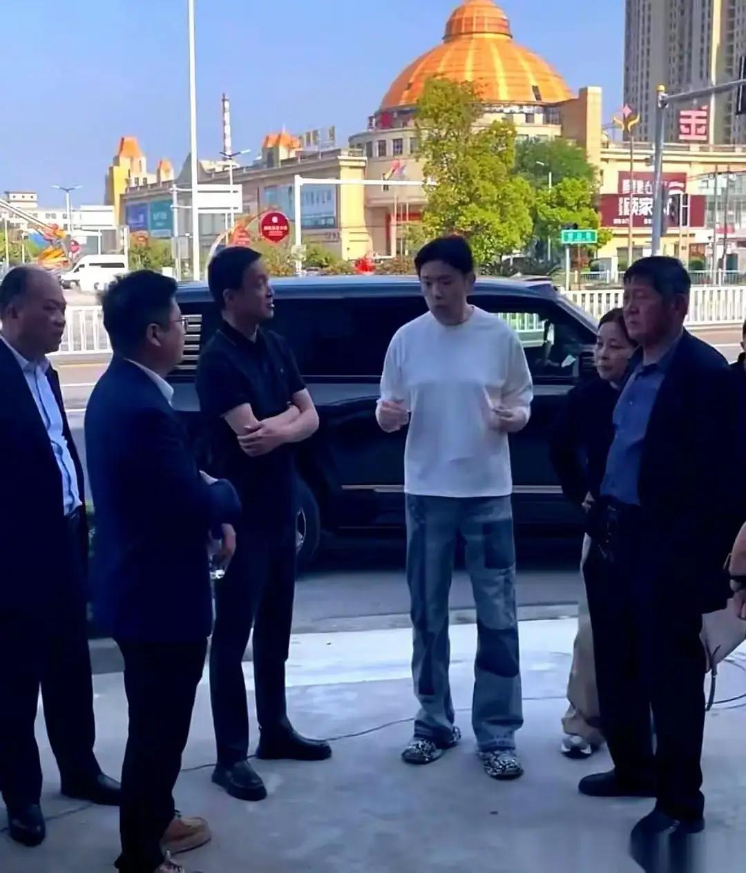 看透追觅现在的模式，就两字：畸形。[大金牙]网传内部硬性要求员工日均发8条短视频