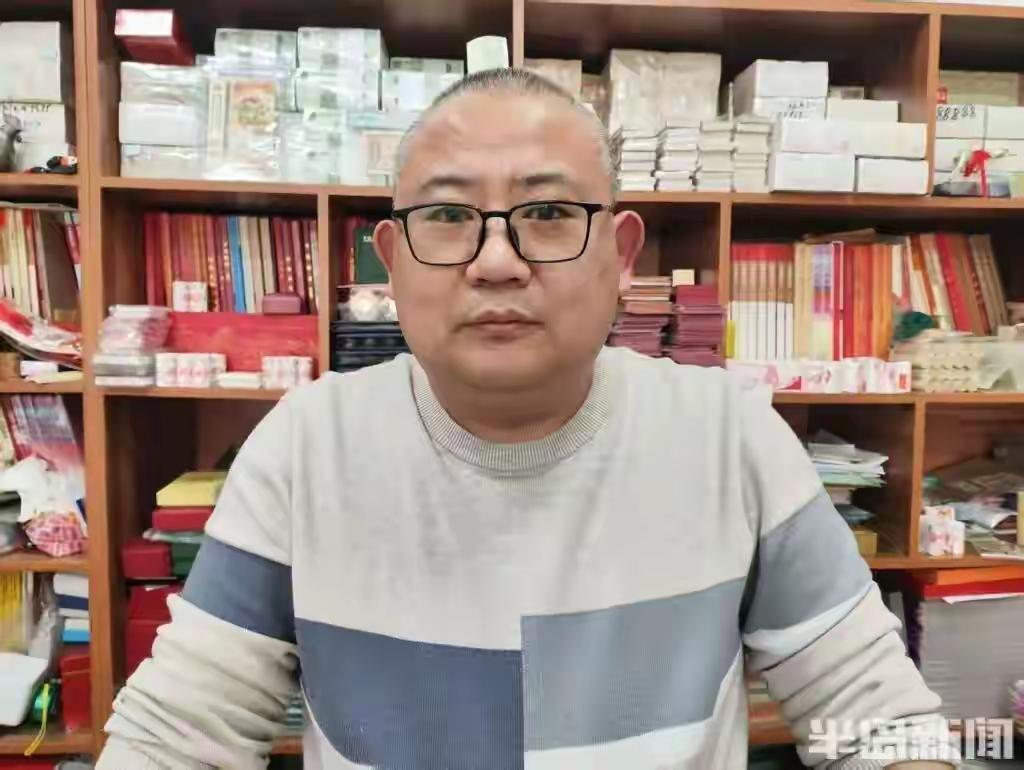 青岛古玩市场惊现“白银神话”：从两个馒头换一克到年轻投资者疯狂涌入，侯云清亲述暴