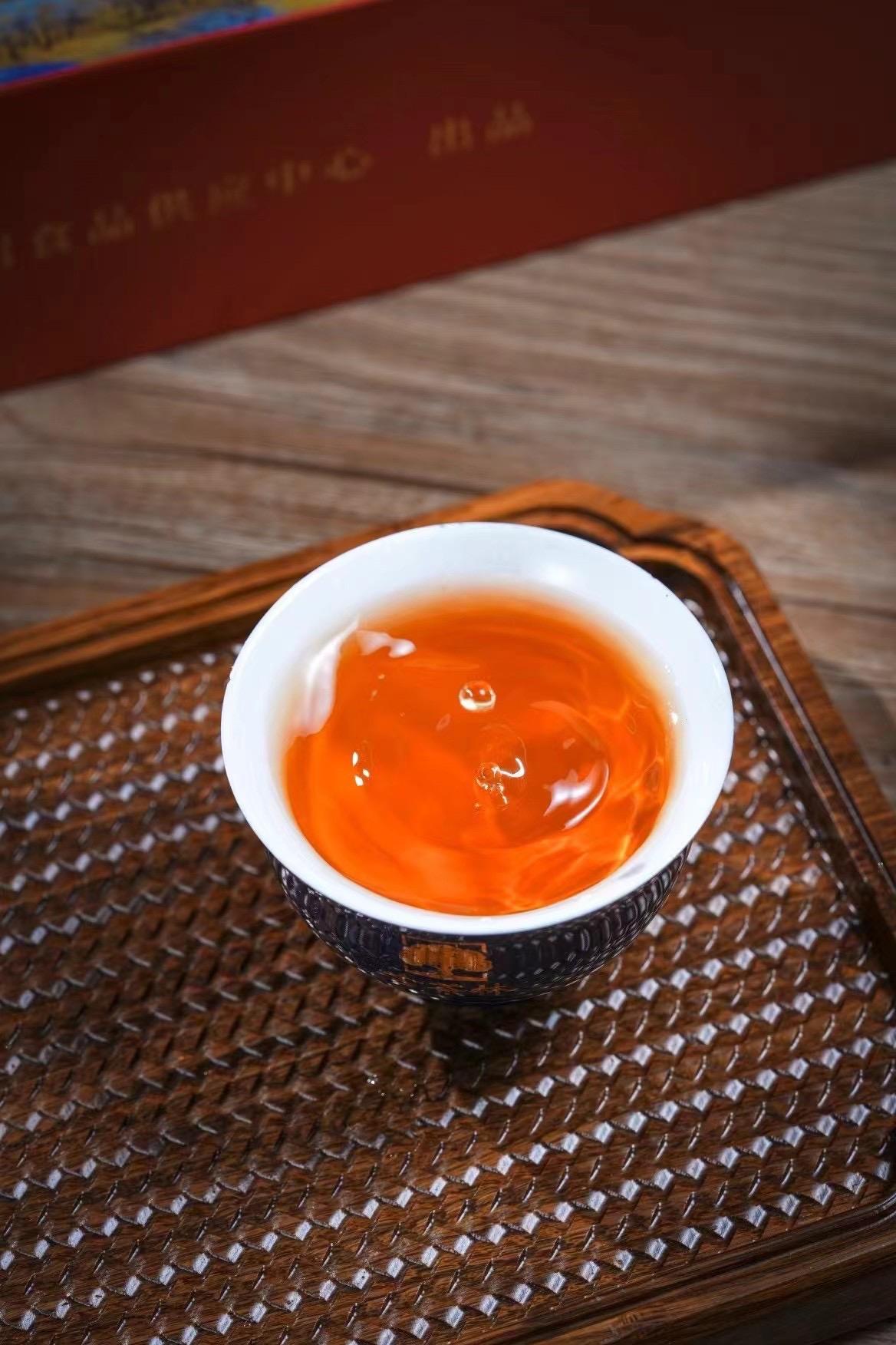 一个人怎么打发时间喝茶，听歌，玩手机追剧打游戏是现在人消遣打发时间的几种方式。基