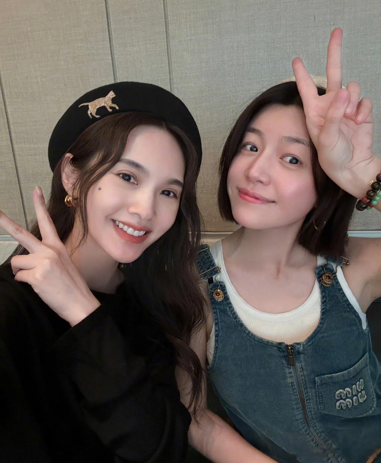 杨丞琳陈妍希生日合照陈妍希瘦了这么多吗？感觉原来脸特别圆，大家都称她叫小笼包，难