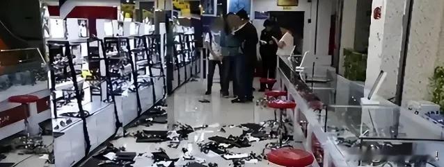 白嫖上瘾了！”湖南长沙，女房东见男租客老实，连续13年每年涨租，男子硬生生交了1