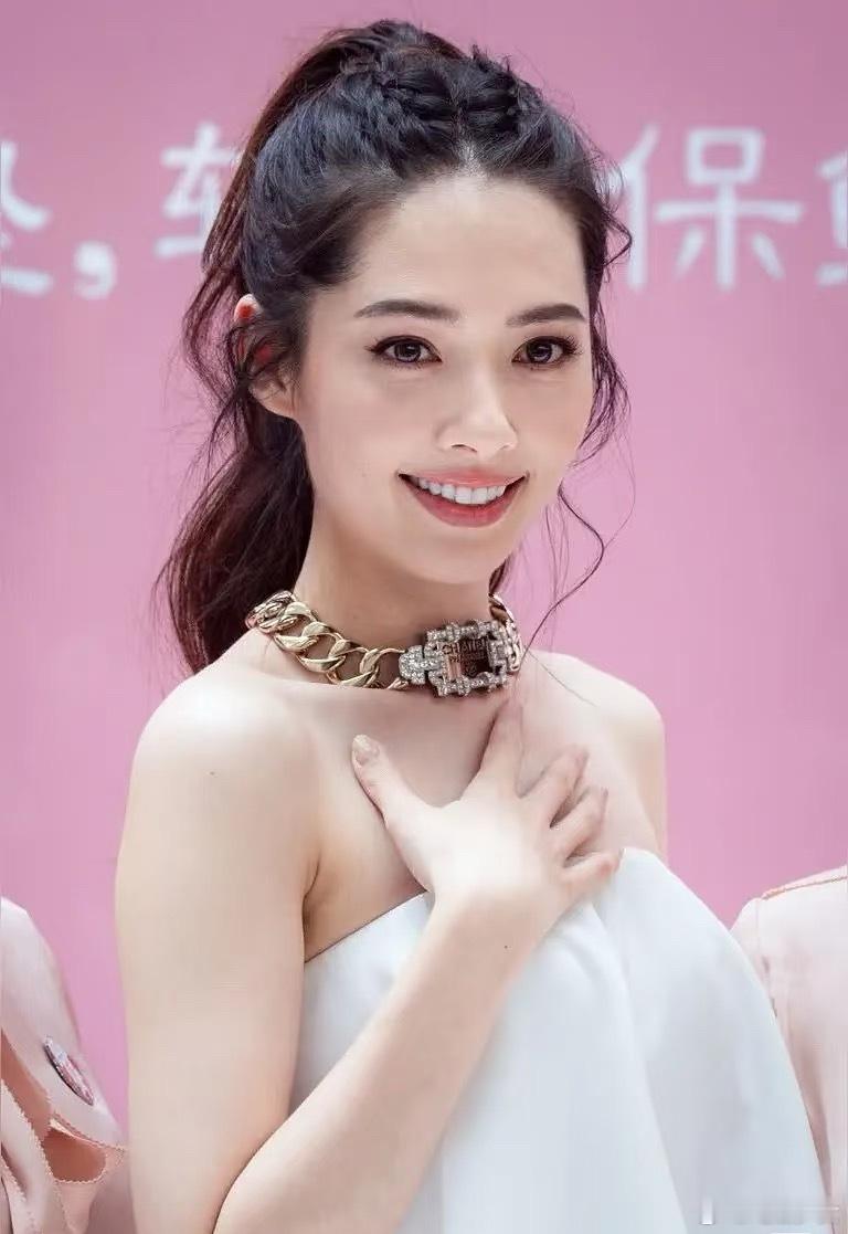 郭碧婷说只在乎孩子有没有跟向佐联系豪门媳妇真不是那么好当的，但郭碧婷好像活明白了