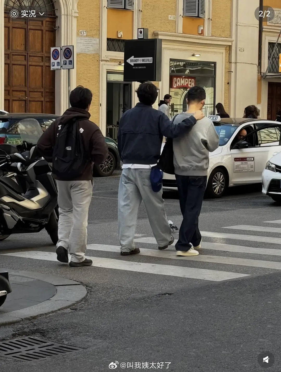 孔刘和男的疑似约会？被薯人偶遇到了。他是不是之前有这种传闻来着？ 