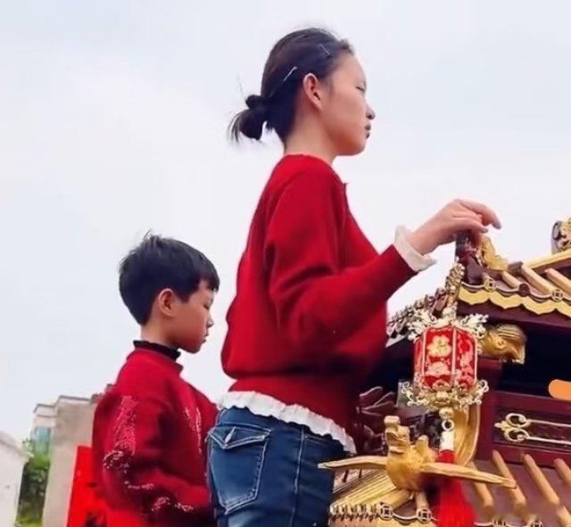 妈祖巡游 反转直接笑不活！人的眼睛真不可靠，看上去明明是个男孩，没想到居然是个女