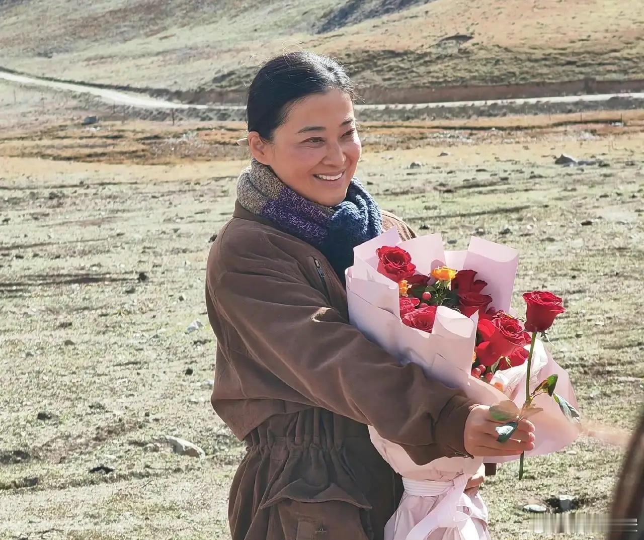 看到胡歌 梅婷的这张照片，才明白杨紫为什么要接《生命树》这部剧就是奔着获奖来的。