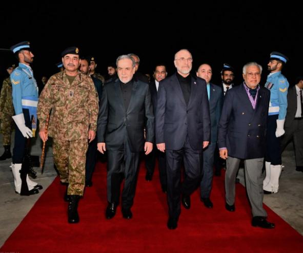 伊朗做出让步！

伊朗的态度，几个小时之内来了个180度大转弯。

今天早上，伊