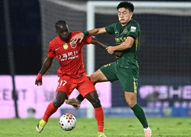 中超疯狂一夜！海港4-2逆转，海牛0-3提前降级