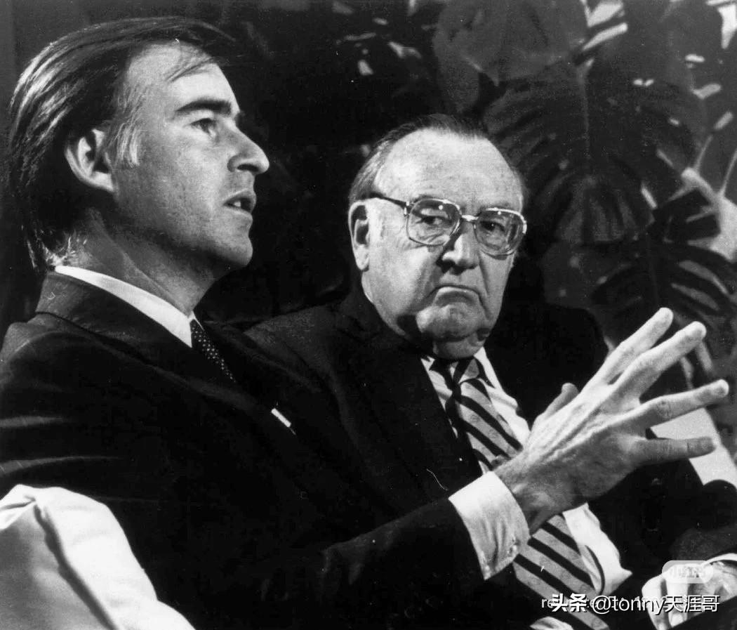 加州州长纽森最不愿提及的事情


       照片中是前两任州长，帕特.布朗和