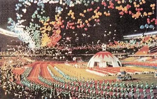 傅玉斌赛后嘟囔：他们全场就两脚射门，我都没活动开……

1990年10月1日，国