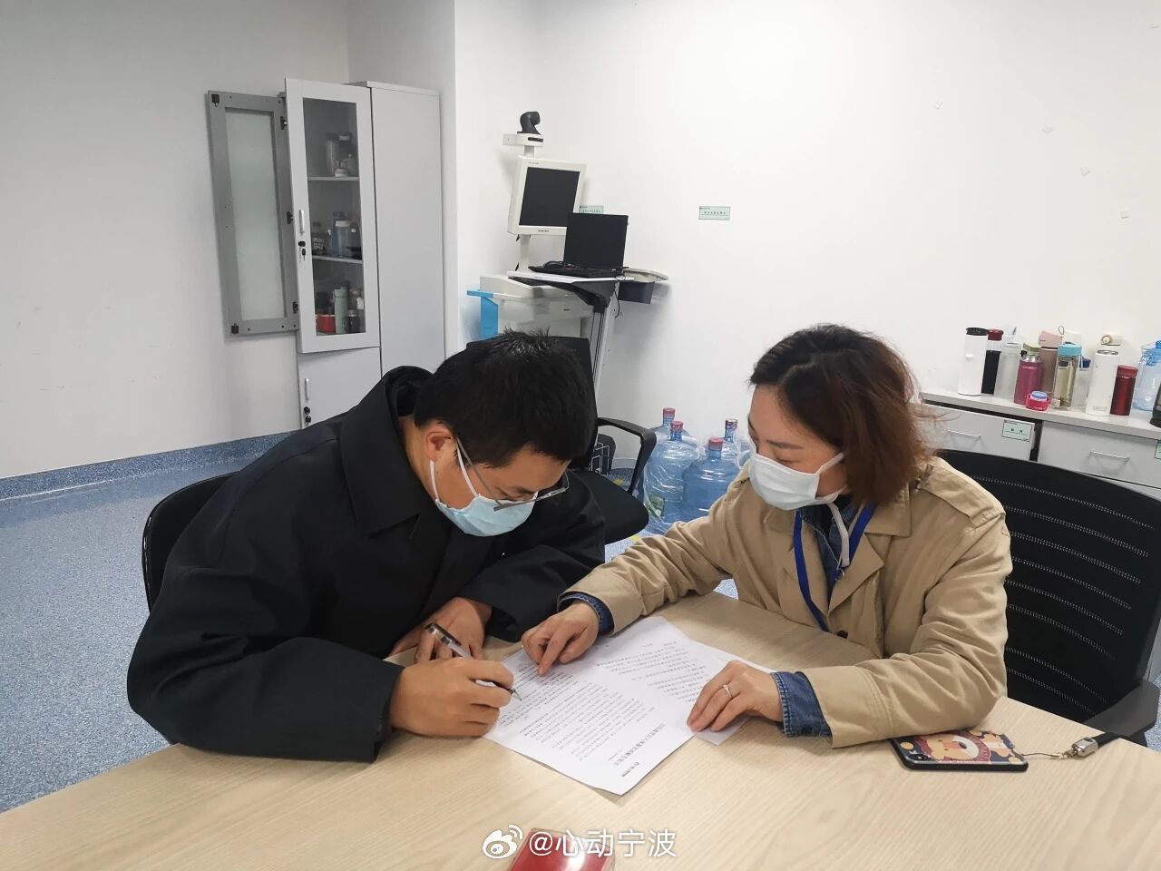 宁波十五年器官捐献让生命延续大爱十五年坚守生命接力，致敬器官捐献协调员章娉。十五