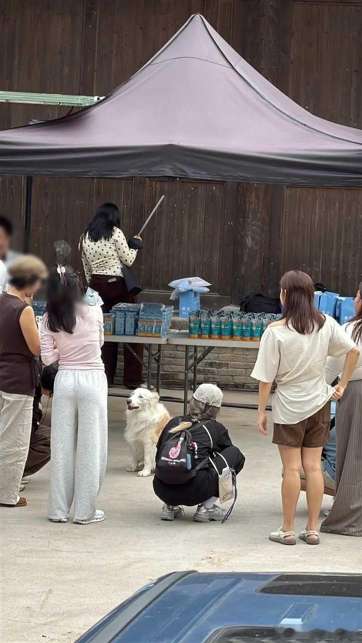 陈哲远代言的🇹🇭品牌MizuMi😬老板从泰国🇹🇭到横店亲自探班陈哲远的