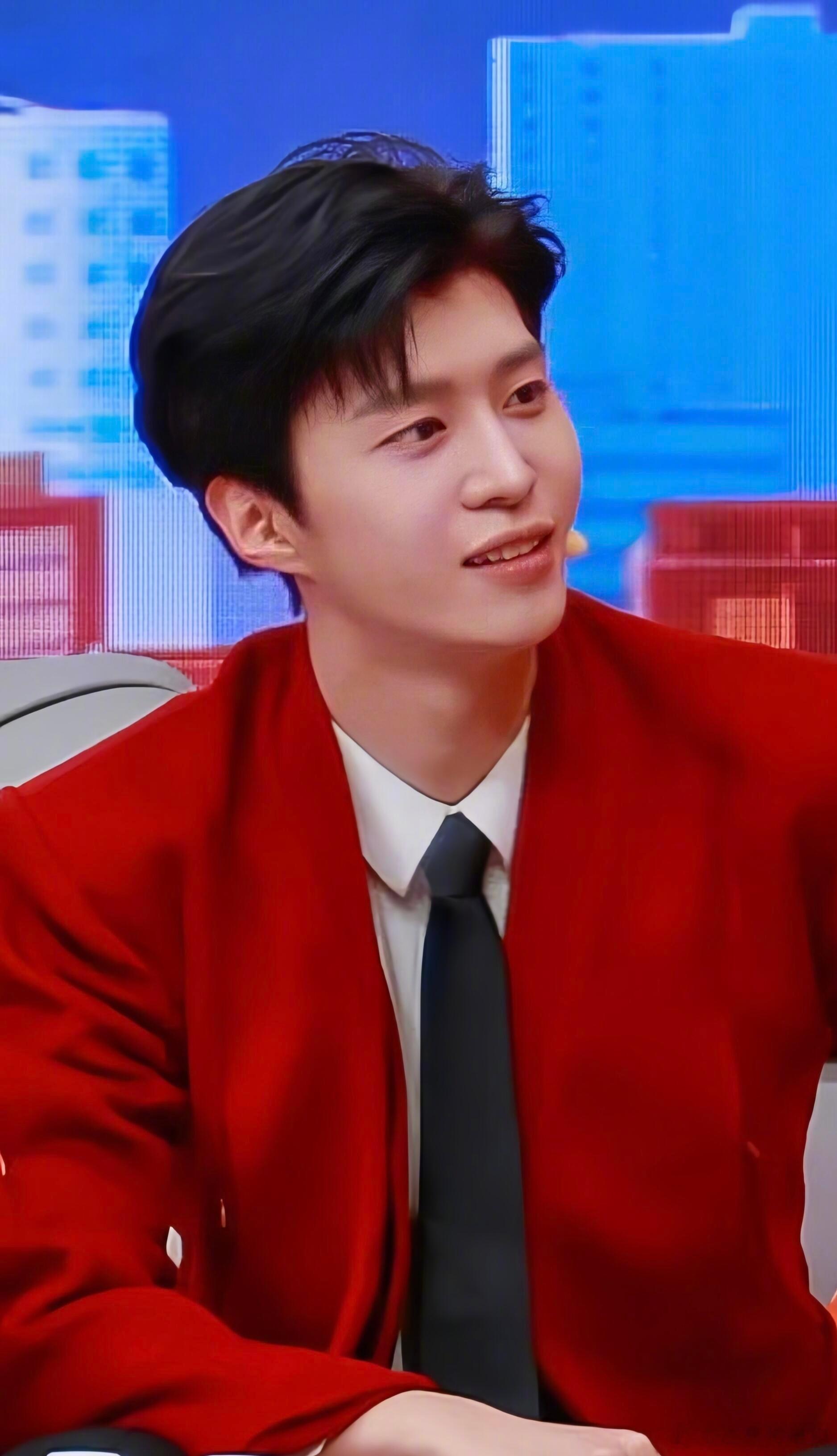 谁抗住了央视的怼脸镜头? 