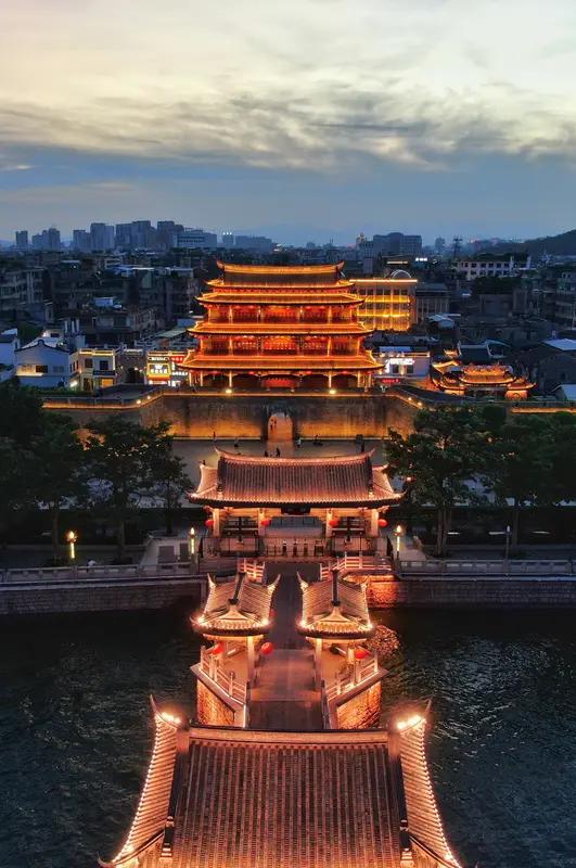 潮州古城申遗，“海洋基因”可是个关键助力。潮州靠海，海洋贸易自古就很发达，海上丝