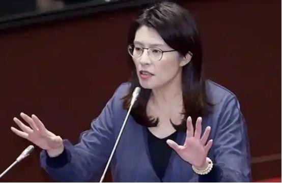 台海舆论格局正在悄然重塑，一场由民意主导的风向变革，正在狠狠打脸赖清德当局的分裂