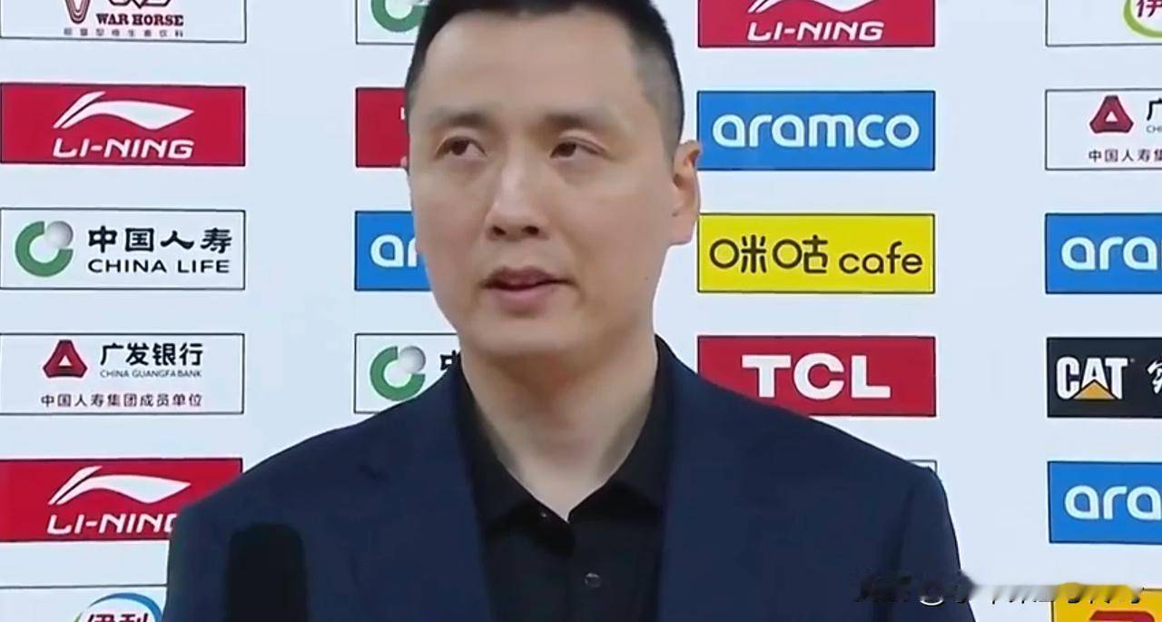 上海男篮主教练卢伟谈球队大胜天津，他表示：天津对的三分能力很强，为了限制他们的三