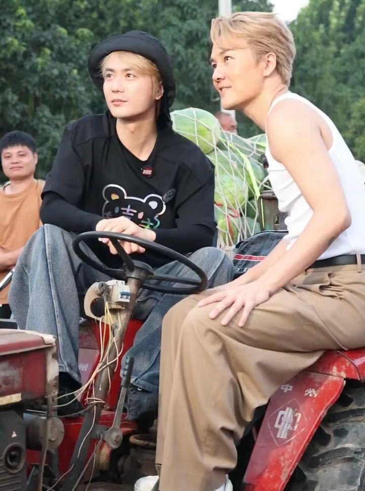 吴克群买250吨西瓜助力瓜农 很多公益容易流于表面，陆虎和吴克群这次却落到实处。