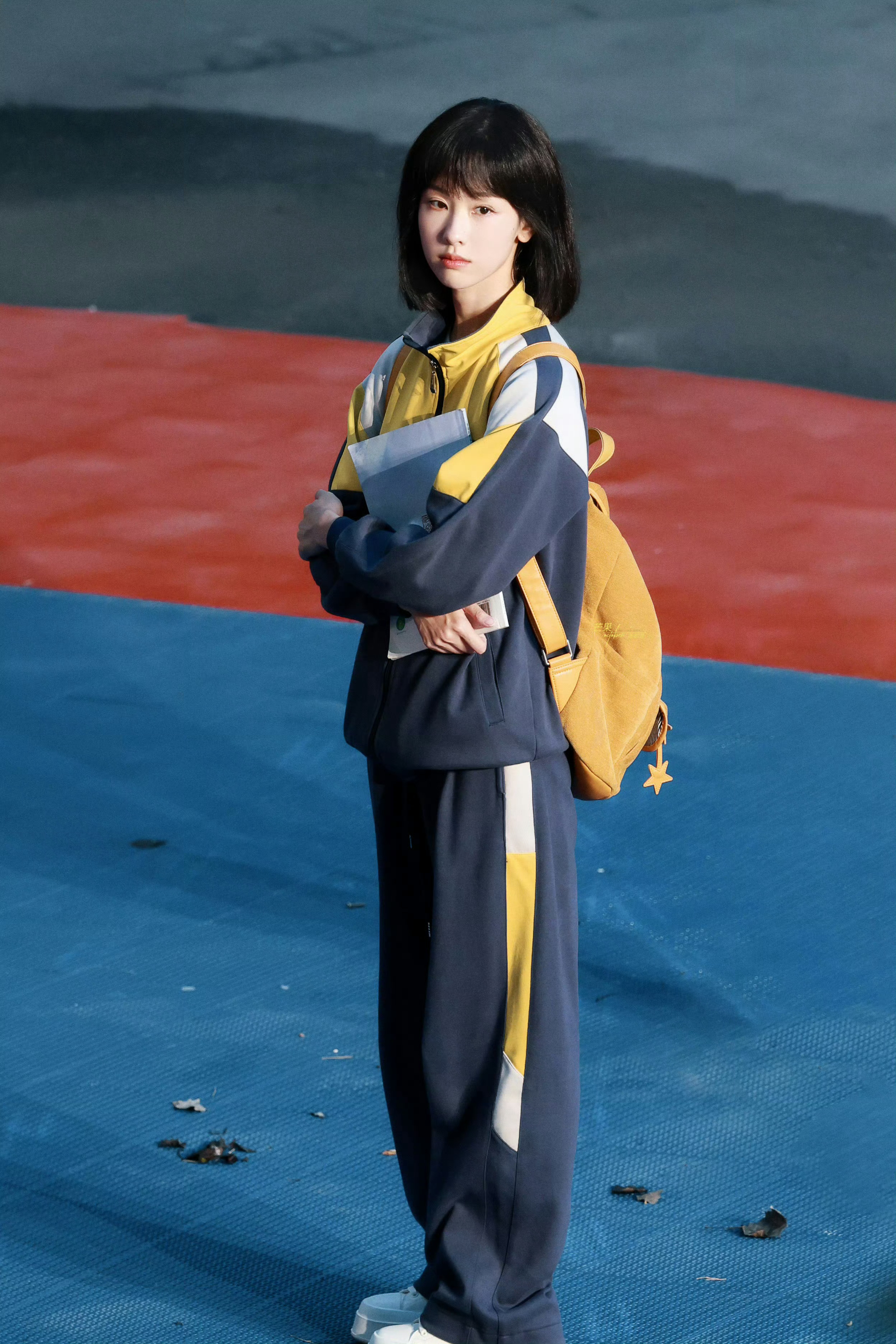 陈都灵好丑的校服好美的脸燥候这个冬风吹又生，燥候余九琪。 