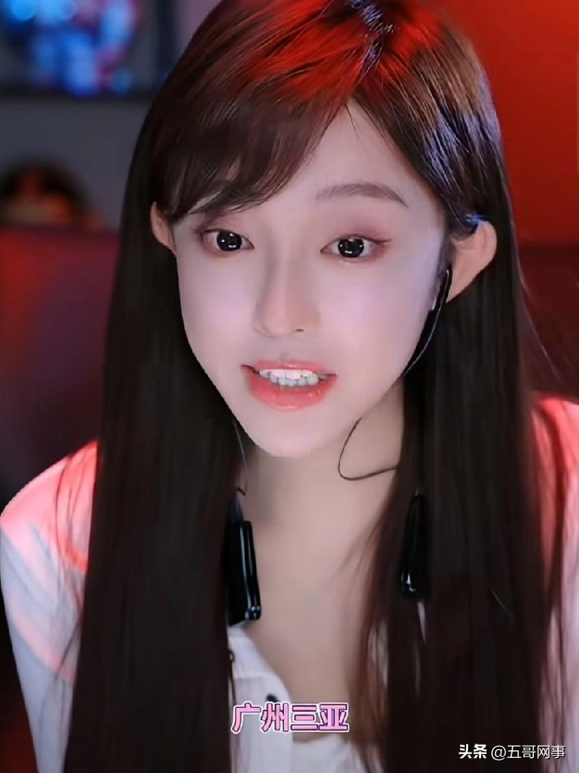 娜美曾在杭州、嘉兴、三亚、沈阳、广州多地长期生活，唯独对广州抱有很深执念：

穿