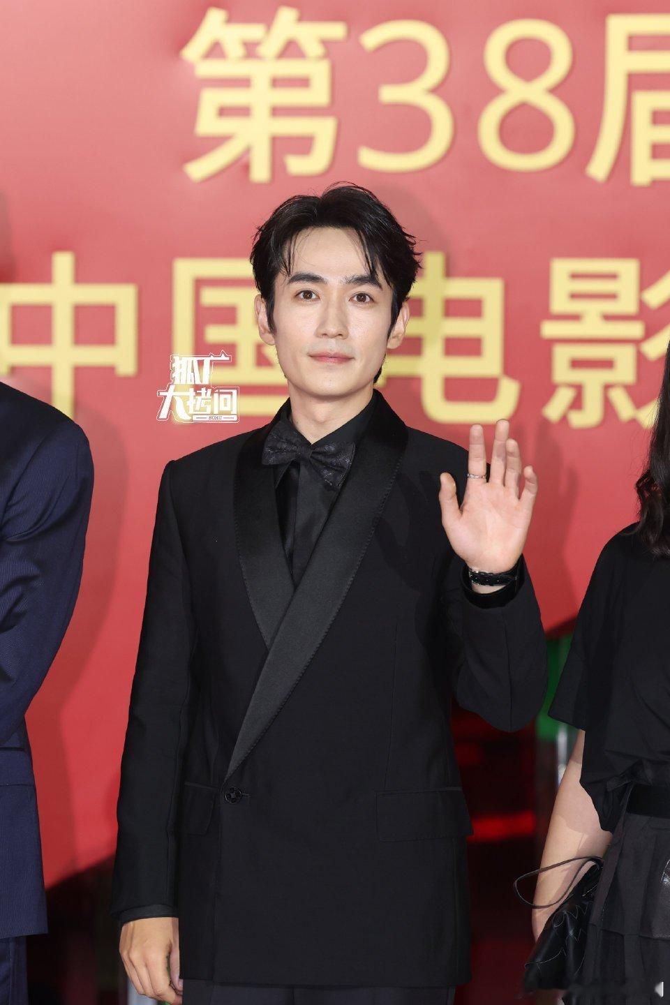 金鸡奖红毯：朱一龙，易烊千玺，刘昊然，黄明昊，罗一舟，穆祉丞，关晓彤，陈都灵，王