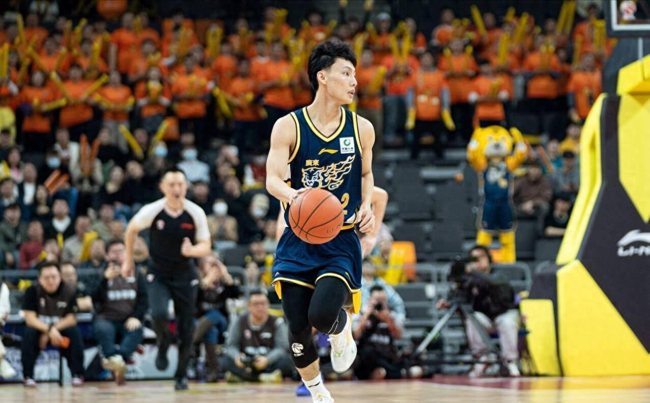 他正负值-7，球迷：把球给徐杰，你真打不了1号位

3连败，外加一场输给辽宁16