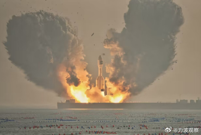 真是太牛了！引力一号海澜之家号大火箭首飞就成功“炸天”，成功从海面上发射升空，将