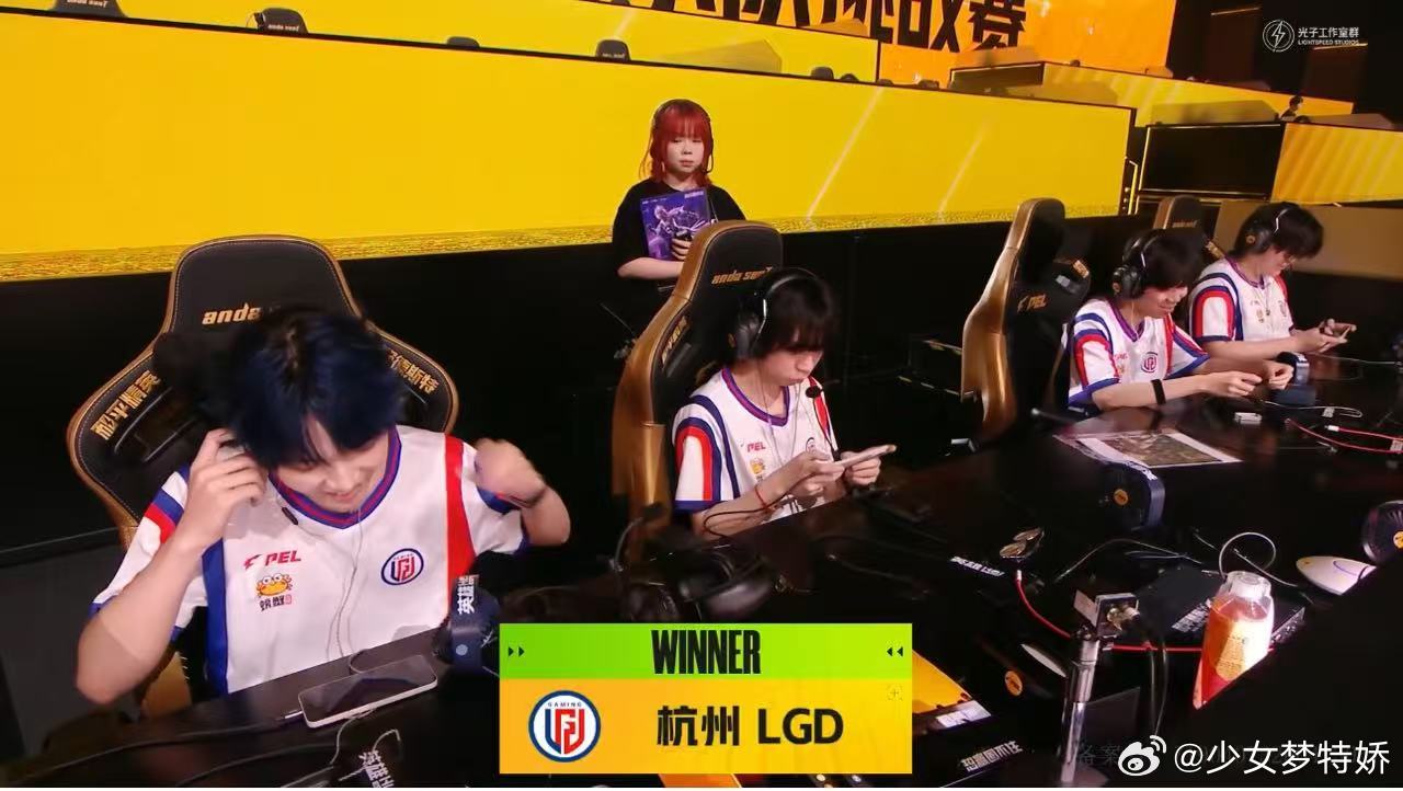 LGD晋级歼灭六强 凌厉进攻全程压制赛场，6:1战绩尽显硬实力，稳稳拿下晋级名额