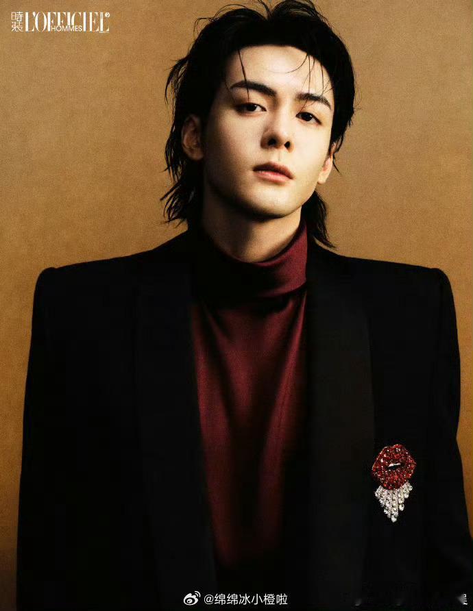曾舜晞时装男士封面  曾舜晞时装男士月鳞绮纪  我嘞个豆，曾舜晞这海报也太帅了吧