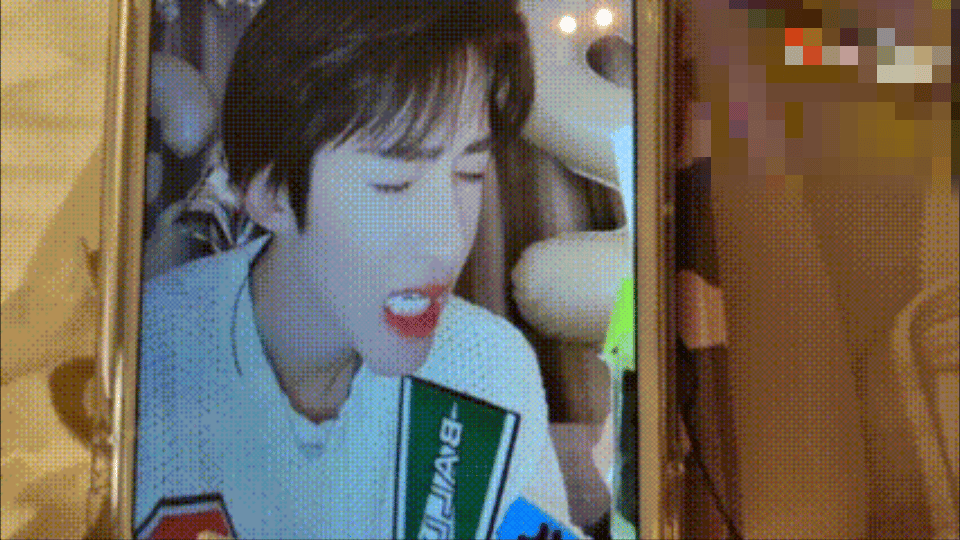 #刘宇喝饮料表情##刘宇喝香菜汁# 这是在干啥 ​​​